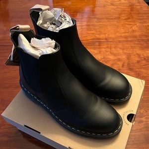 Dr Martens Vegan Chelsea Boot Men’s size 11 US black new